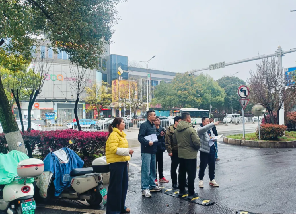 提升城市风貌 护航旅发大会——湘潭城发·湘投广告公司全力推进城乡风貌提质